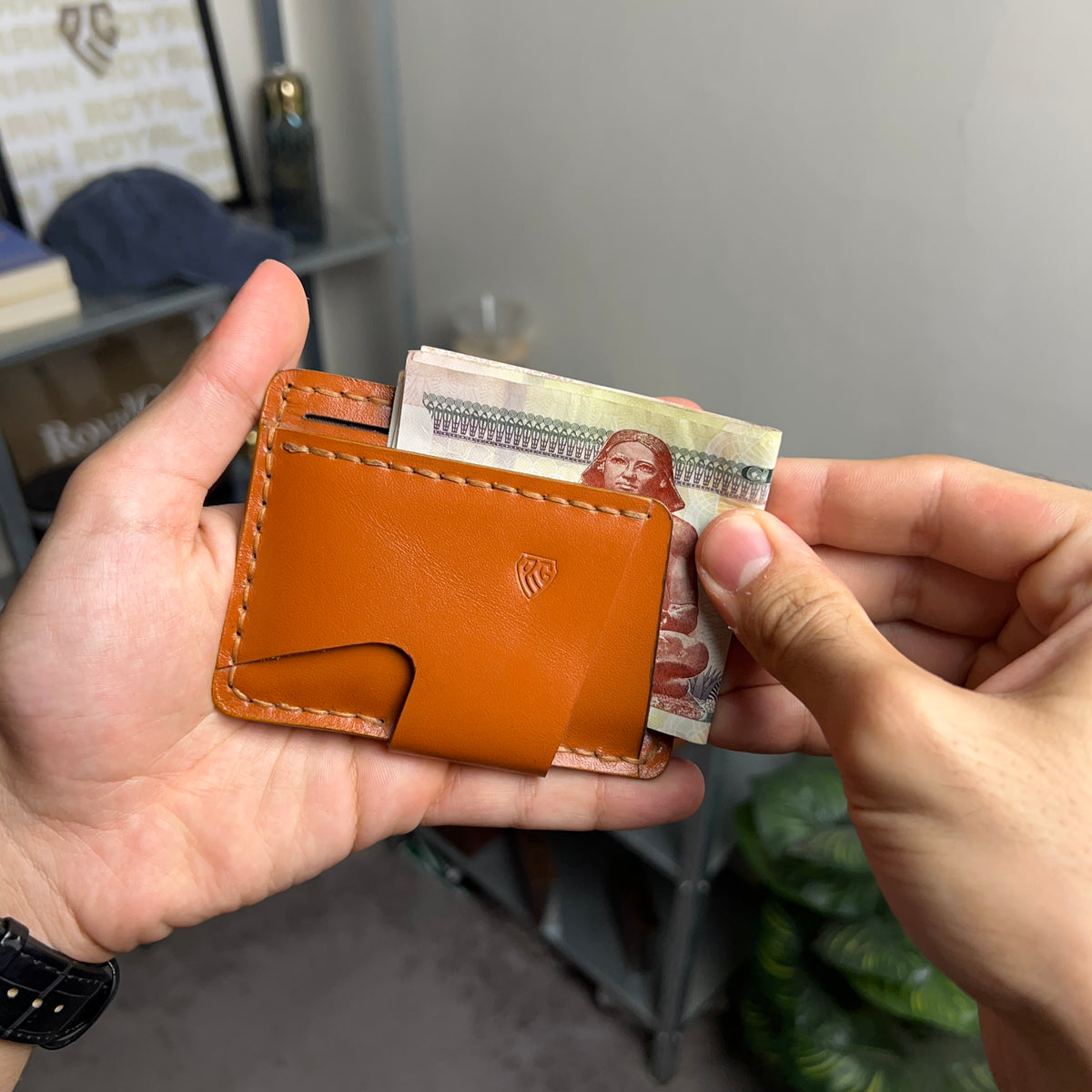 Hybrid Cardholder | Cash & Cards In A Cardholder